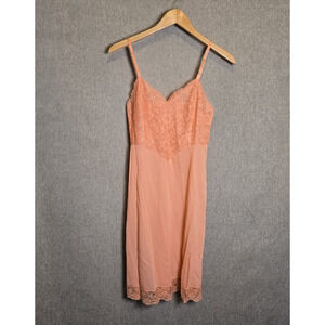 Vanity Fair Vintage Peach Coral Slip Nylon Lace Bodice and Trim Size 34 Feminine